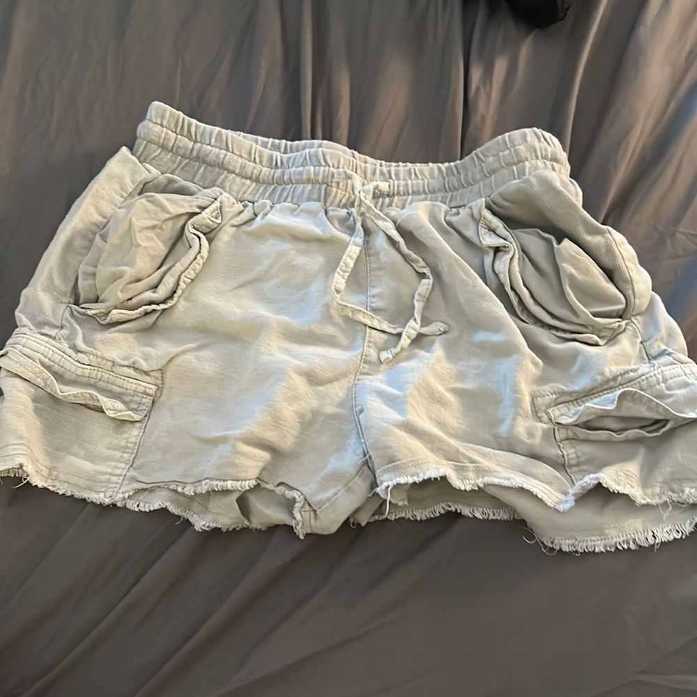 Tan short shorts, good beach shorts and big pockets